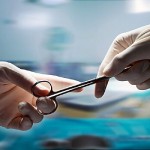 KHI NÀO CẦN PHẪU THUẬT THAY KHỚP GỐI VÀ NHỮNG LƯU Ý